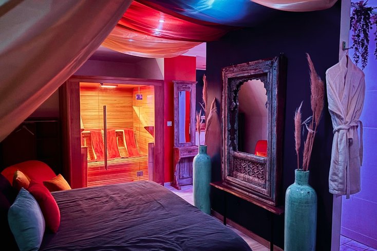 Hébergement AbracadaRoom : Suite Romantique le secret de Kama avec spa, sauna et douche bien être - Image 9