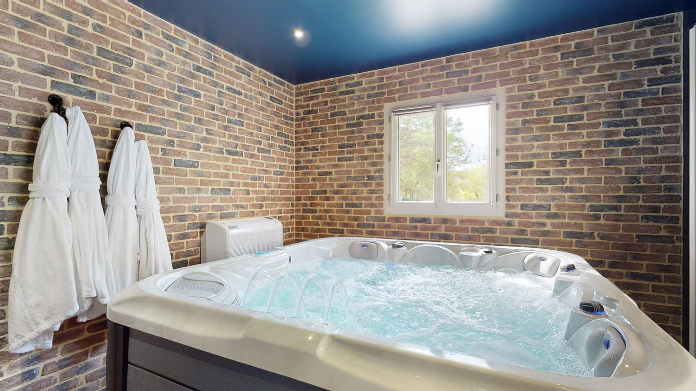 Gîte Loft & Spa privatif à Saint-Chamassy (1)