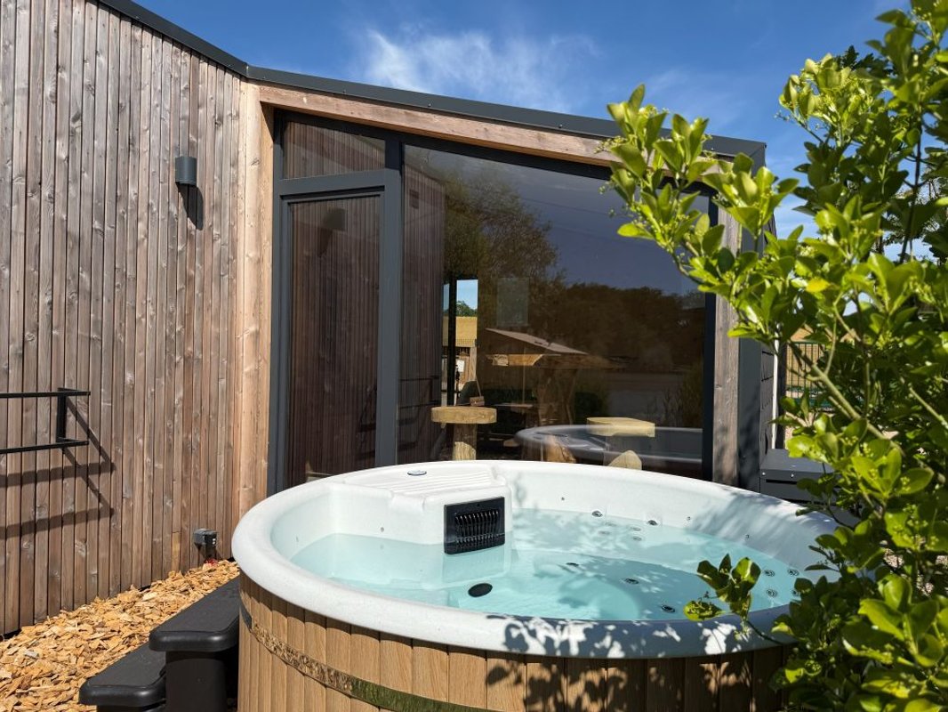 Cabane Spa Bois Flotté à Bâgé-Dommartin (2)