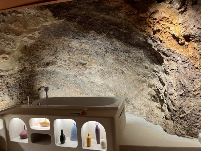 Hébergement AbracadaRoom : Escapade troglodyte à FITOU avec terrasse panoramique et parking privé - Image 36