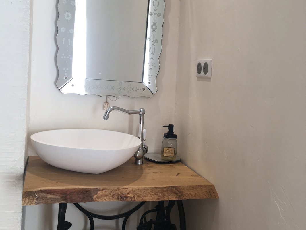 La Maisonnette de poupée avec cheminée, Vue Nature & Vélos à Epagne Epagnette (33)