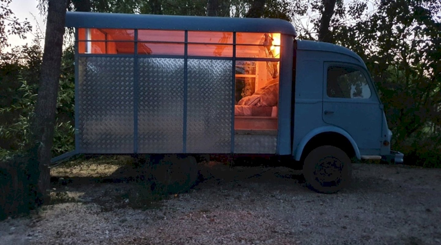 Le Truck-Lodge le GOELETTE - Spa à Saint-Andiol (2)