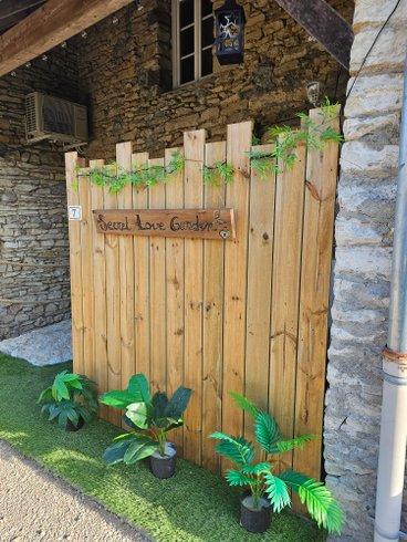 Hébergement AbracadaRoom : Secret love garden loveroom n'spa - Image 35