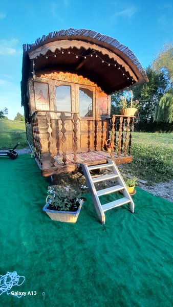 Domaine AbracadaRoom : La Roulotte au bord de l'étang - Image 9