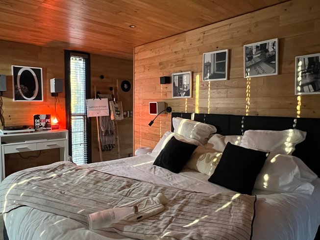 Hébergement AbracadaRoom : Suite « Madame C » & Spa - Image 3