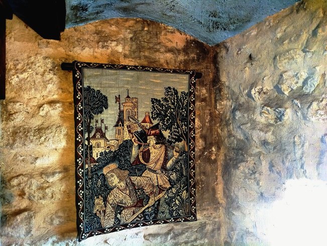 Hébergement AbracadaRoom : Suite médiévale, l'Épée du Roi Artur, avec escape game - Image 24