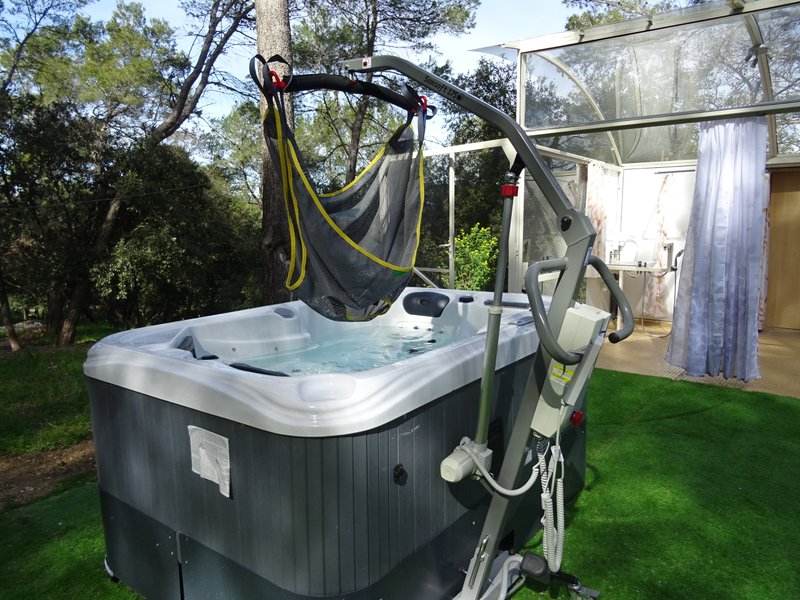 Hébergement AbracadaRoom : Bulle PMR sous les Muriers & Spa - Image 7