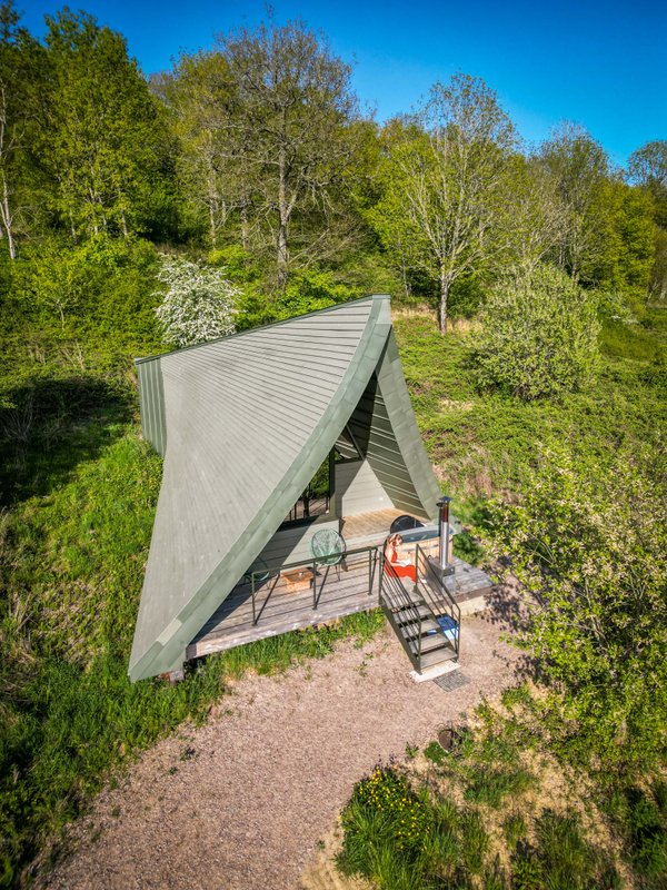 Etno : ecolodge de luxe en pleine nature avec vue et bain nordique à Massingy-Lès-Vitteaux (45)