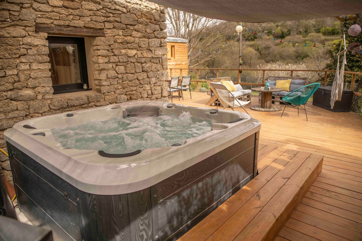 Roulotte la Clé du Luberon & SPA à Buoux (6)