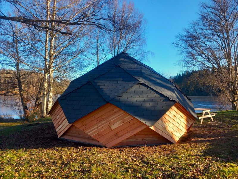 Hébergement AbracadaRoom : Cabane 'Noisette' au bord d'un lac - Image 2
