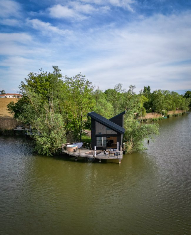 Cabane Spa  Design 6 pers à Bâgé-Dommartin (19)
