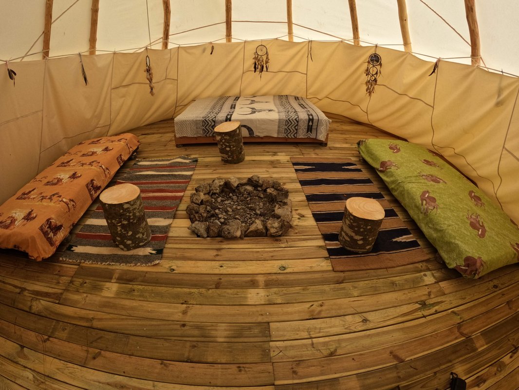 Tipi au Woody Ranch, vue sur le Vercors à Château Bernard (4)