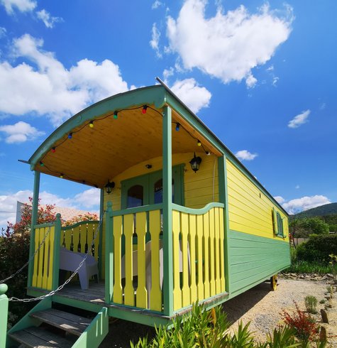 Hébergement AbracadaRoom : Roulotte de la Villa Font Vive : Calme absolu, piscine avec vue ! - Image 3