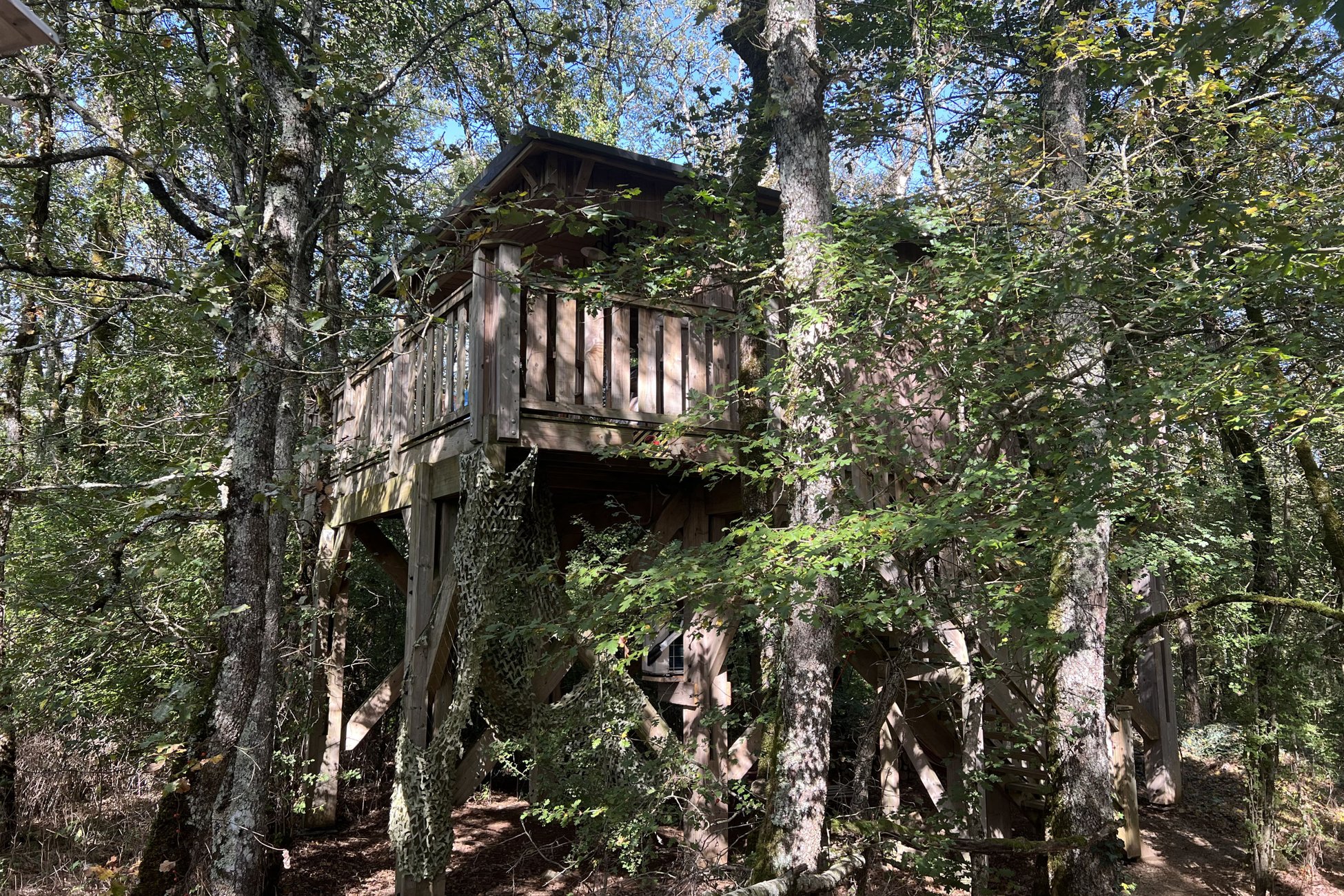 Hébergement UnicStay : Cabane Perchée Jurassic à Lavaurette
