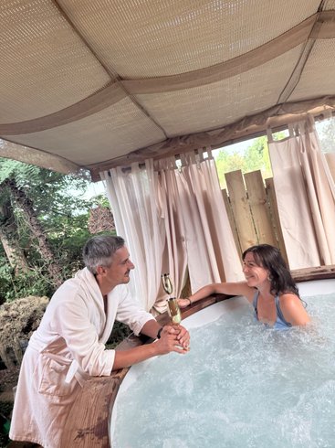 Hébergement AbracadaRoom : La roulotte dorée & bain nordique privatif - Image 7