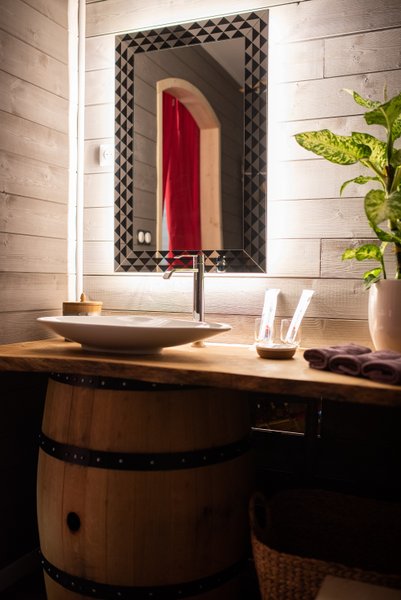 Hébergement AbracadaRoom : La Cabane Wine Spa - Image 15