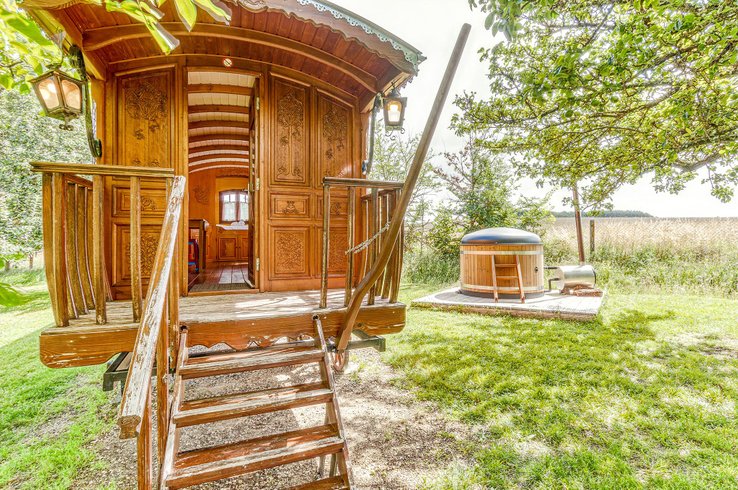 Hébergement AbracadaRoom : Roulotte Spa "La Grenouillère" - Image 1