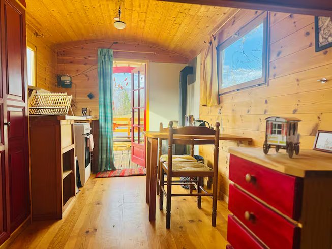 Hébergement AbracadaRoom : La petite roulotte de Vallin | Nature | Cosy - Image 4