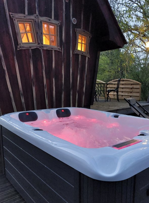 La Cabane Le Vieux Grimoire & Spa privatif à St Andre Et Appelles (2)