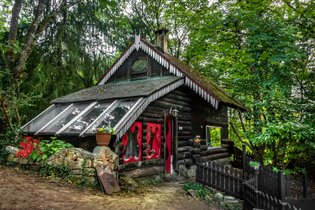 Chalet duplex dans village d'art singulier