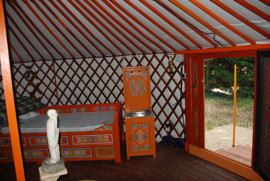 Hébergement AbracadaRoom : La Yourte du Nid'Oiselet - au coeur d'une ferme en Provence - Image 6