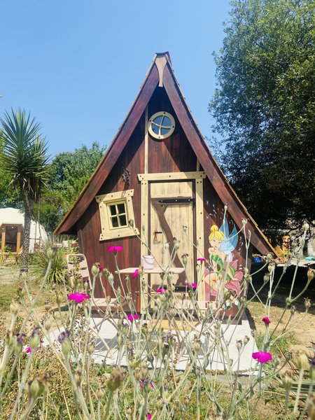 Hébergement AbracadaRoom : Au Pays des fées, la cabane enchantée - Image 1