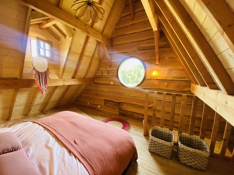 Hébergement AbracadaRoom : Le Repaire du dragon, château féérique avec SPA - Image 11