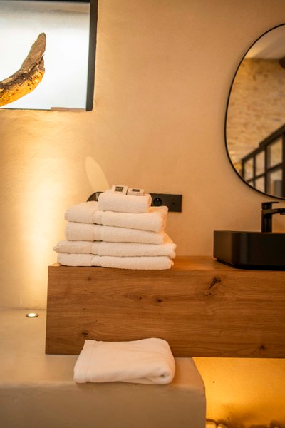 Hébergement AbracadaRoom : La Grange - Chambre intimiste & spa - Tavel - Image 21