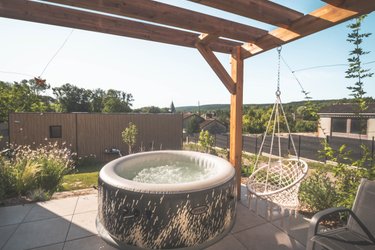ECOLODGE LE CHARDONNAY & SPA à Couvignon (2)