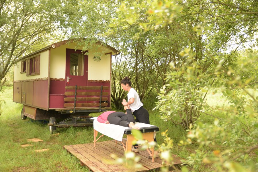 Hébergement AbracadaRoom : La Roulotte Couzote - Image 8