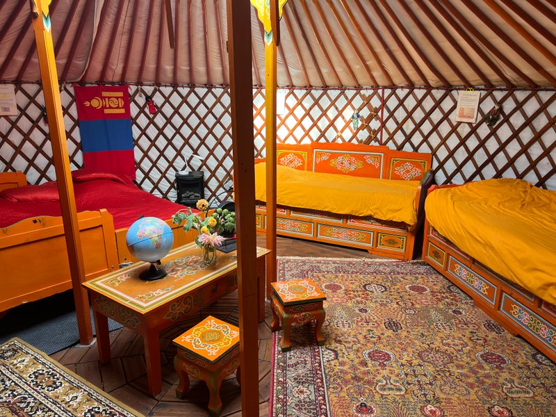 Hébergement AbracadaRoom : La Yourte du Nid'Oiselet - au coeur d'une ferme en Provence - Image 1