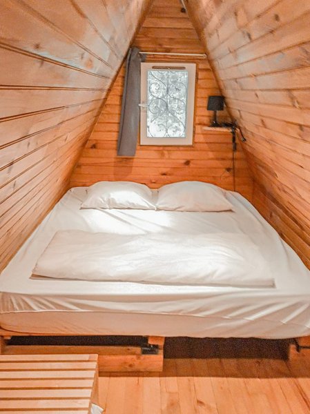 Hébergement AbracadaRoom : La Cabane du Pêcheur, chalet en A au bord d'un étang de pêche (découverte) à Sarlat - Image 9