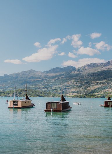 Toue Cabanée du Lac de Serre Ponçon - 3 à Le Sauze Du Lac