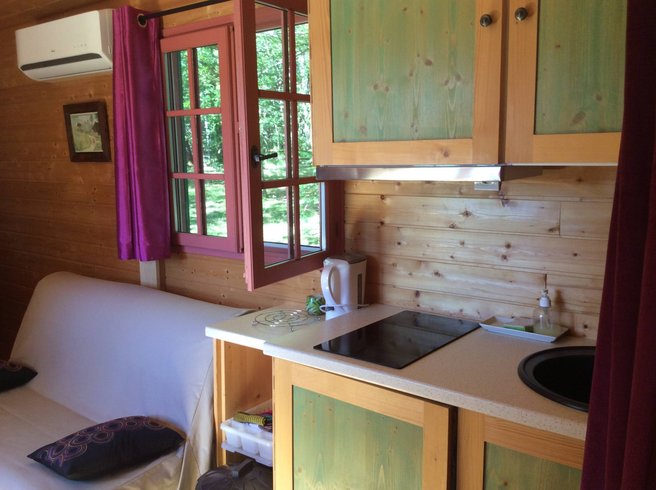 Hébergement AbracadaRoom : Roulotte coté piscine - Image 7