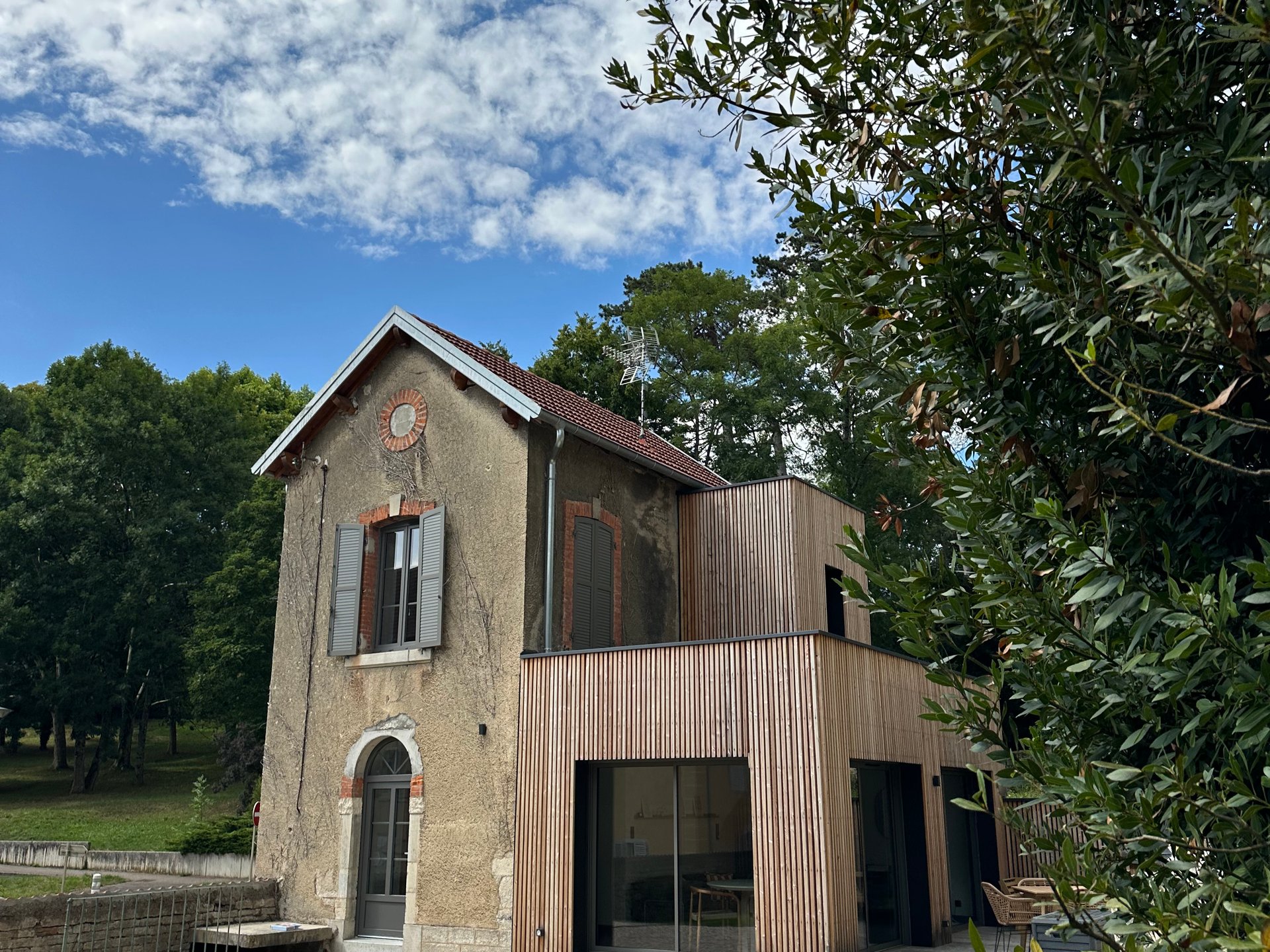 Pigeonnier centre-ville avec bain nordique privé