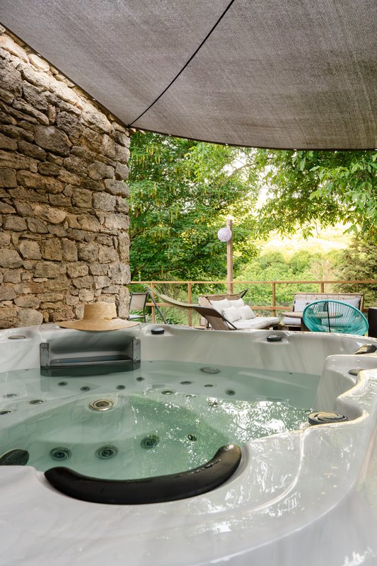 Roulotte la Clé du Luberon & SPA à Buoux (45)