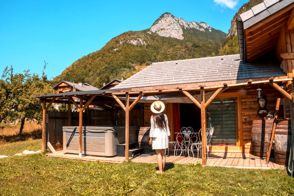 Cabane Le Saloon & Spa à Le Biot (5)