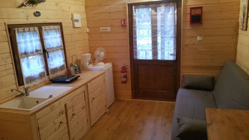 Hébergement AbracadaRoom : Roulotte Provençale - Image 6