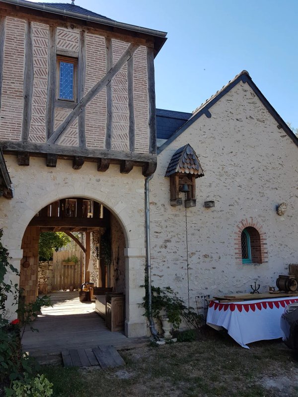 Jeanne et le Phoenix & Spa à Monts (8)