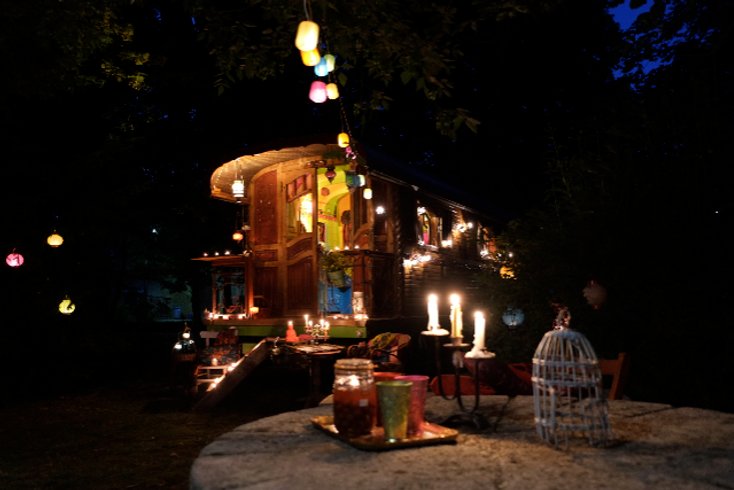 Domaine AbracadaRoom : La Roulotte de Sandor - Image 2