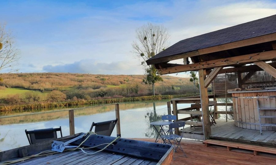 Hébergement AbracadaRoom : La Toue Spa Cabanée - Image 4