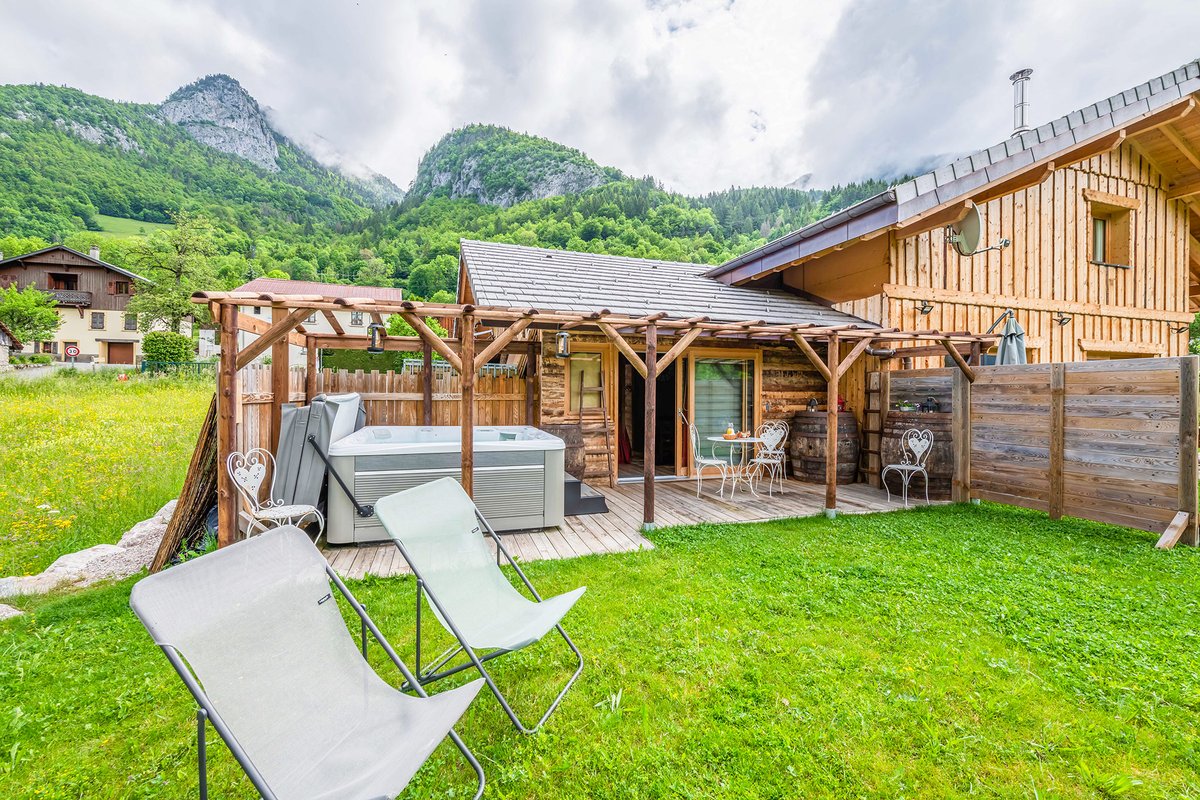 Cabane Le Saloon & Spa à Le Biot (9)