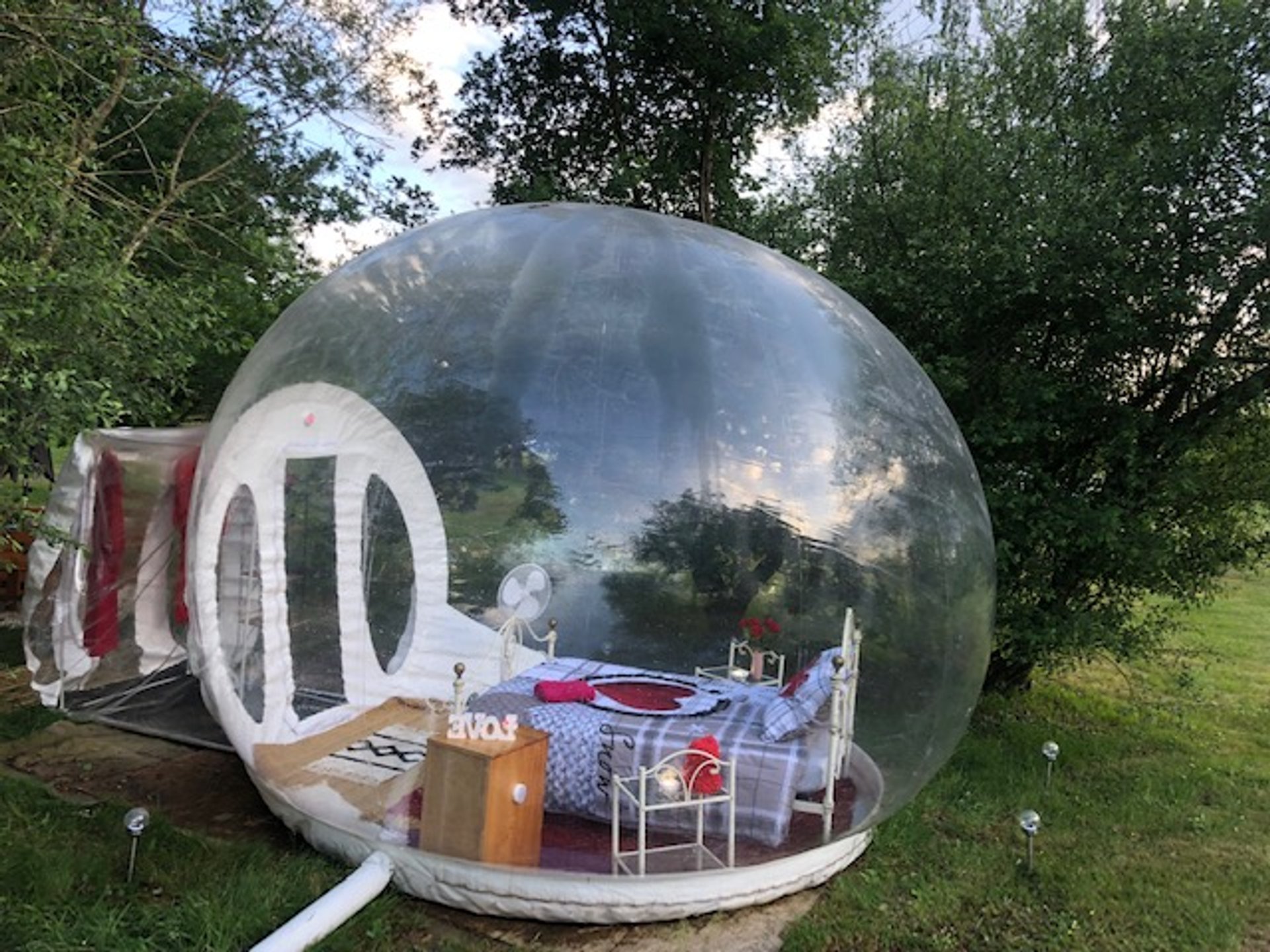 La Bulle des 2 Arbres de la Sagesse – Escapade Insolite & Romantique
