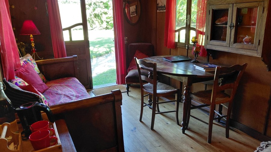 Hébergement AbracadaRoom : Roulotte Romanes - Image 2