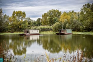 La Toue au Mouillage en famille