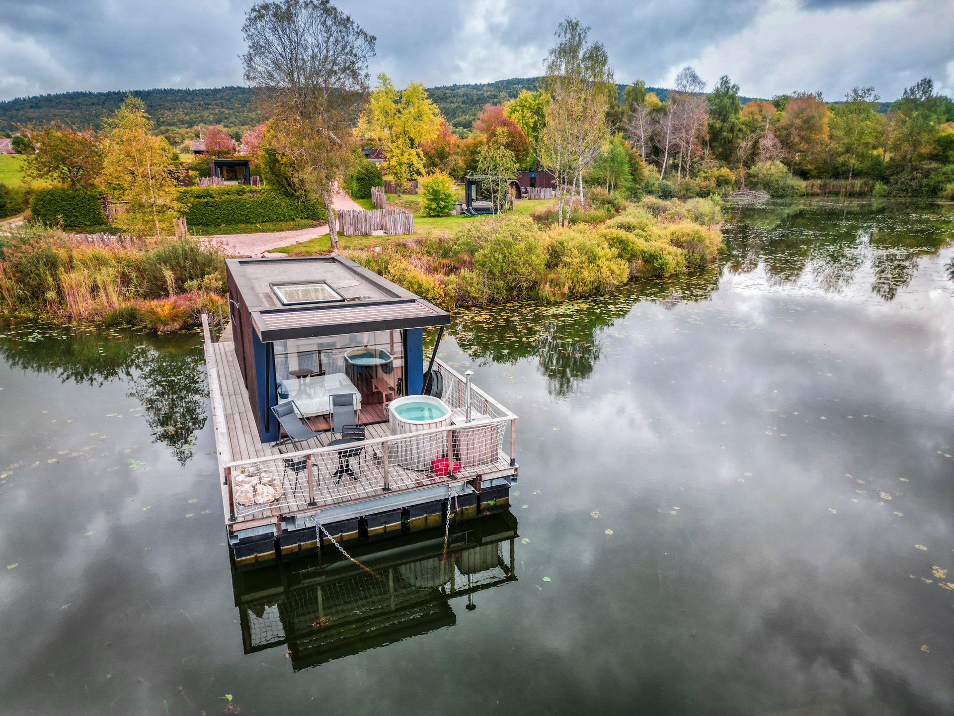Lodge Sur L'Eau & Bain Nordique Privatif