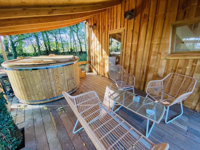 Hébergement AbracadaRoom : La Maison de Merlin, cabane magique avec SPA - Image 25