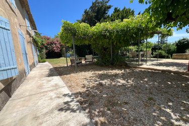 MAS DES AMANDIERS & Piscine et dégustation de vins à Jonquieres (1)