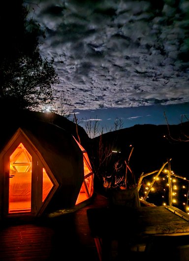 Dôme Sweet Dream & spa avec vue rivière à Réquista