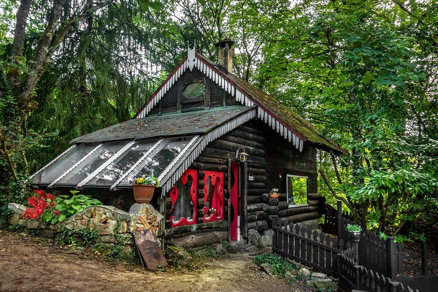 Hébergement AbracadaRoom : Chalet duplex dans village d'art singulier - Image 1